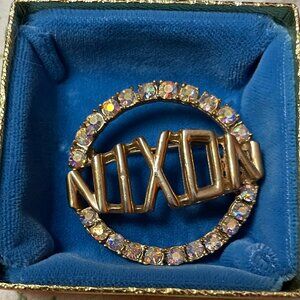 Nixon campaign pin - vintage/original